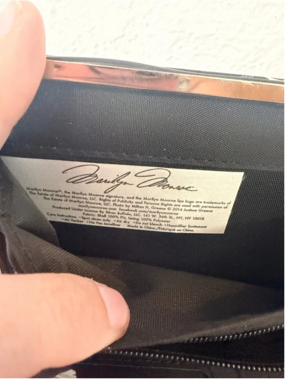 Marilyn Monroe Kissing Lips Women’s Wallet Clutch Billfold